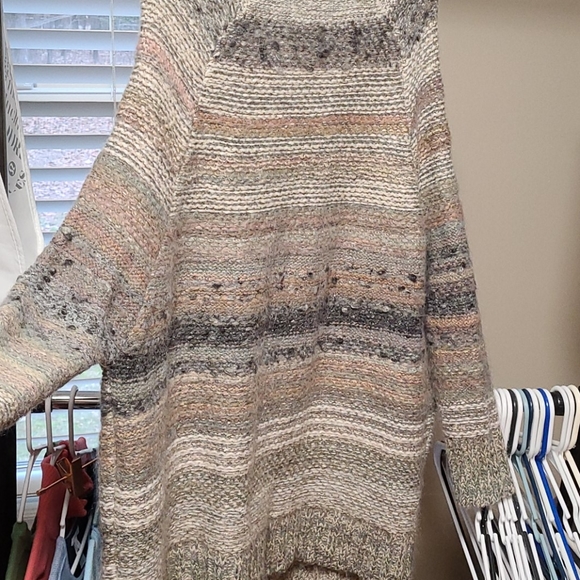 Free People Sweater - Picture 4 of 9